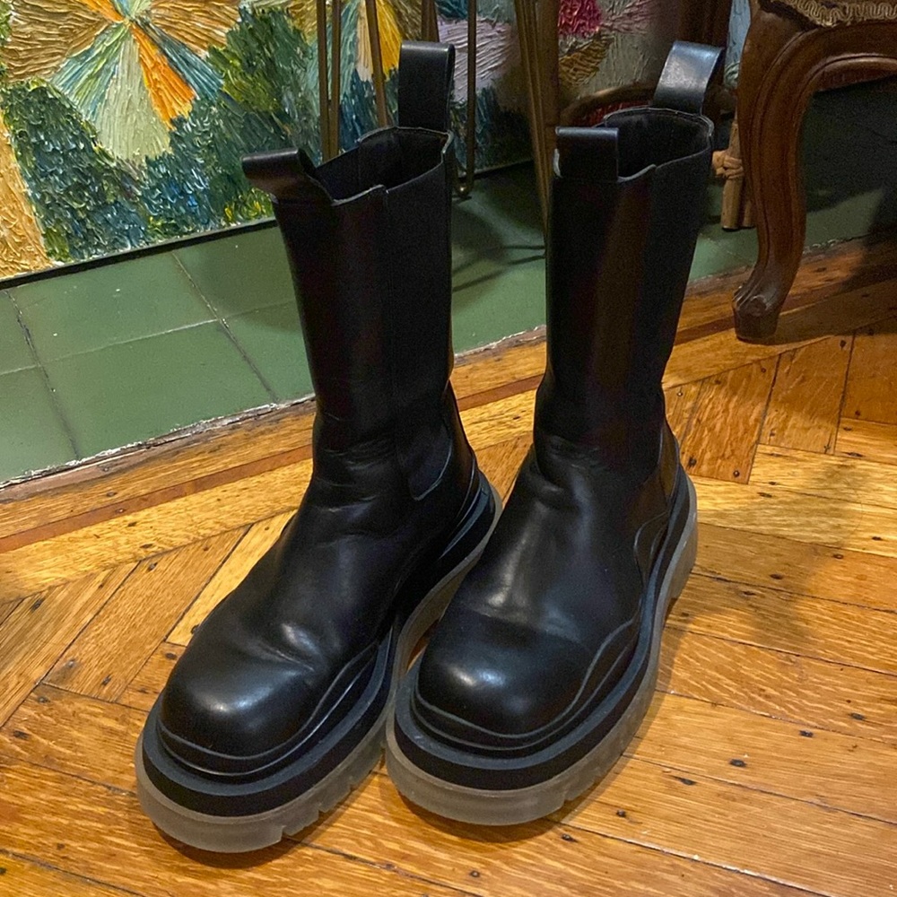 Authentic Bottega Veneta Tire Boots